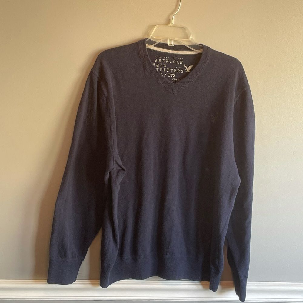 Men’s Navy blue V neck sweater size XXL American Eagle